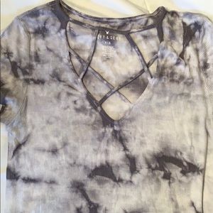 White and gray crisscross top